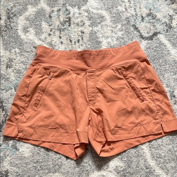 Athleta Pants - Athleta Trekki North Shorts